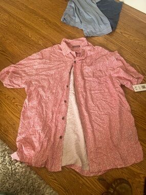 Brand new Geoffrey Beene size large shirt